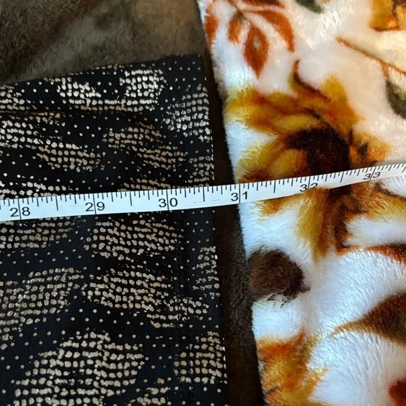 Michael Kors Black and Silver Patterned Blouse with cold shoulder 2x - Picture 5 of 9